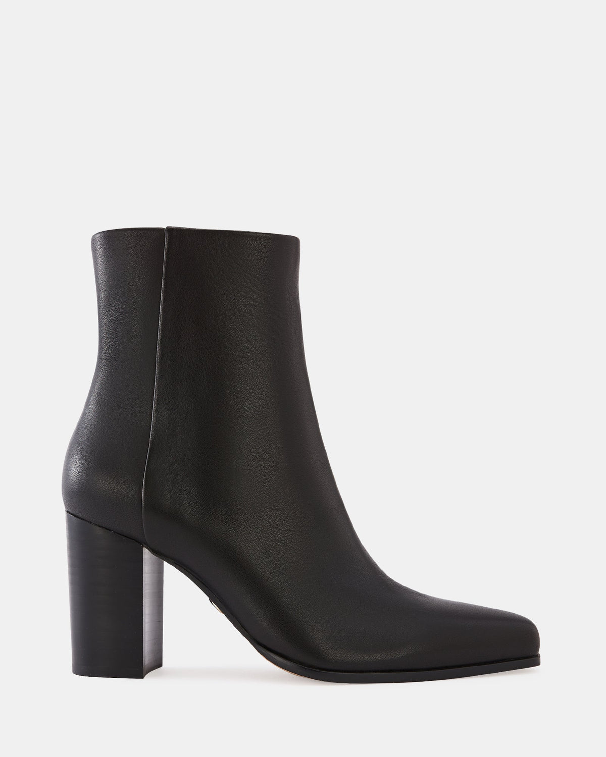 Harpa Mid Heels Black Leather